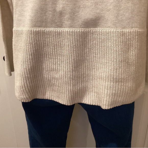 Tahari Sweater Lot of 2 - Picture 5 of 6